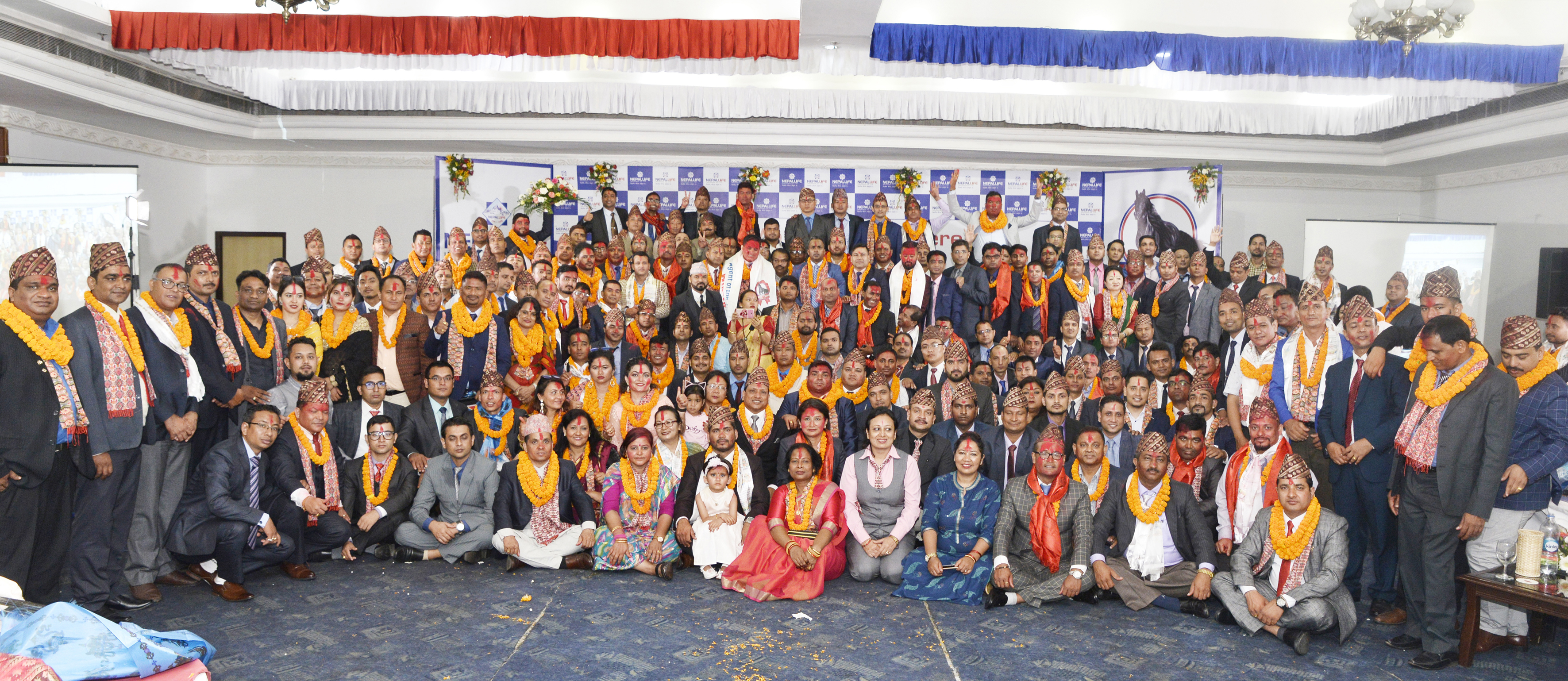 नेपाल लाइफद्धारा उत्कृष्ट एजेन्ट र एजेन्सी म्यानेजर पुरस्कृत