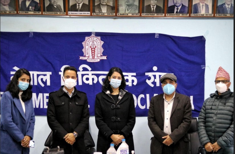 यूनाइटेड इन्स्योरेन्स र नेपाल चिकित्सक संघबीच बीमा सेवा सम्बन्धी सम्झौता