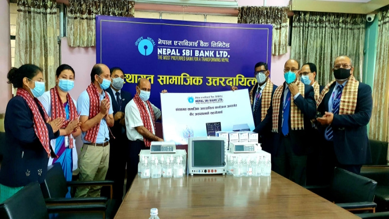 वार्षिकोत्सवमा नेपाल एसबीआई बैंकले वीर अस्पताललाई दियो चिकित्सा उपकरण