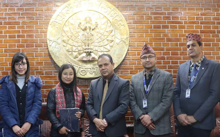 छत्रमान सिंह स्वर्ण पदक पाउने छात्रालाई नेपाल बैंकद्धारा सम्मान