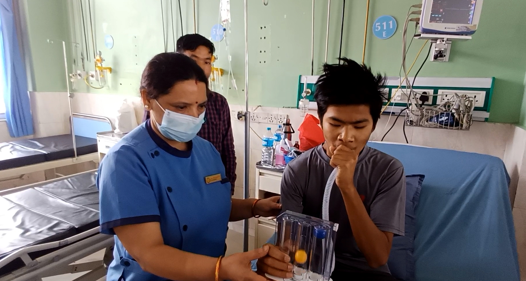 रुखबाट लडेर गम्भिर बालकको नेपाल मेडिकल कलेजमा सफल उपचार